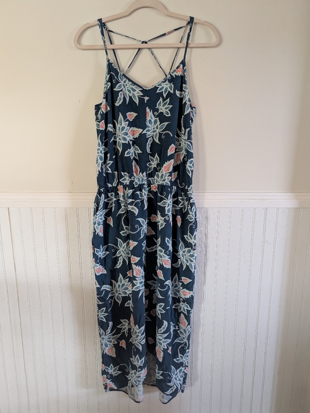 Carve Vneck Strappy Dress